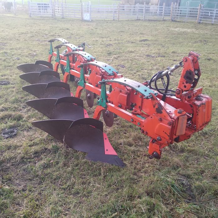 Pług kverneland 4,5 skibowy vario 12"-20" hydrauliczny