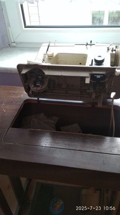 Stół do maszyny do szycia