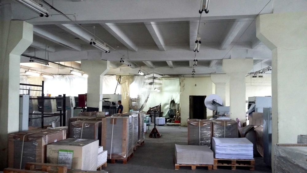 Продаж промислової будівлі 4000 м2