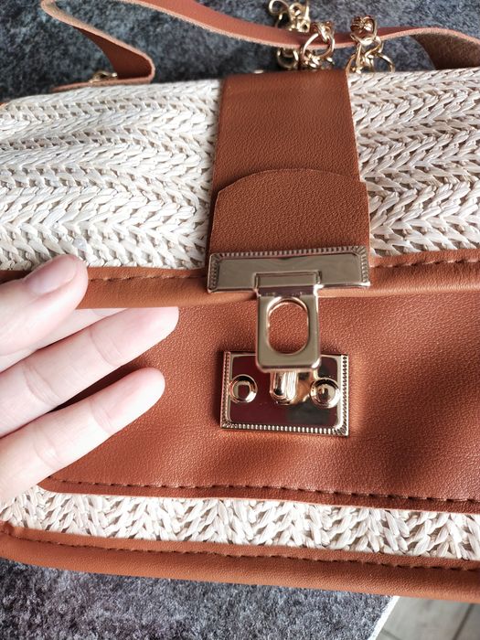 Nowa torebka na łańcuszku