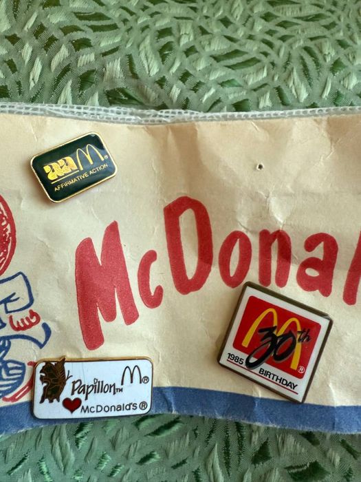коллекция винтажных значков McDonald's ( Мак Дональдс )