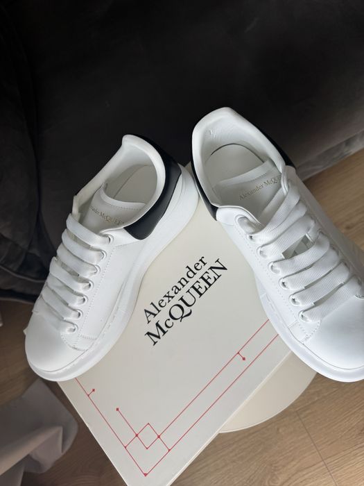 Nowe buty sneakersy Alexander McQueen 39