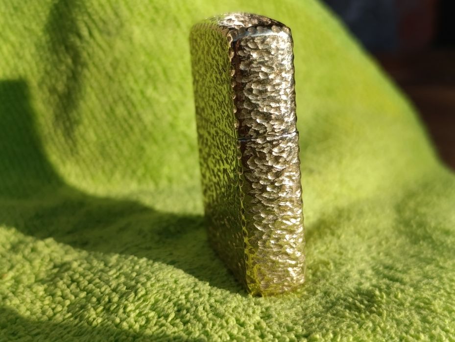 Новая зажигалка Zippo Armor ручной работы.