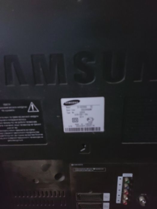 Продаю телевізор Самсунг у робочому стані. З антеною та  Т-2