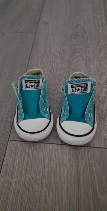 Converse adidasy