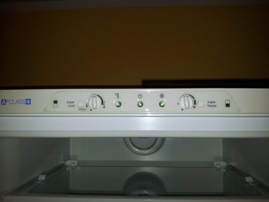 Sprzedaż na części INDESIT BEAA 35 P GF szer 70 cm.На частинах.