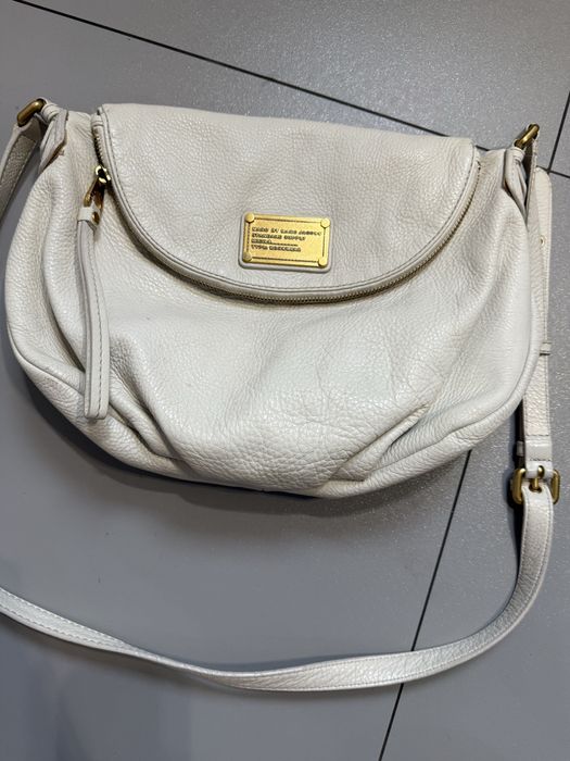 Marc by Marc Jacobs torebka kremowa listonoszka