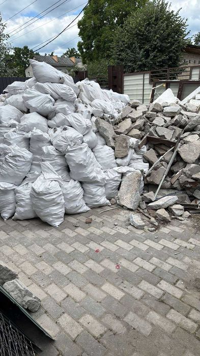 Вивіз сміття,меблі,хлам ГАЗ,Зіл,Камаз Київ всі райони.Вантажник дешево