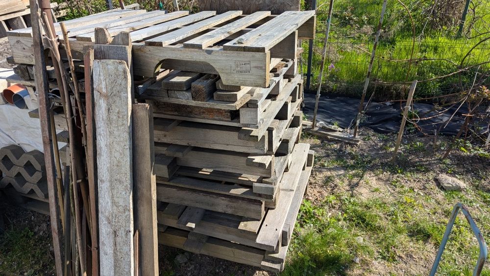 Oddam palety drewniane