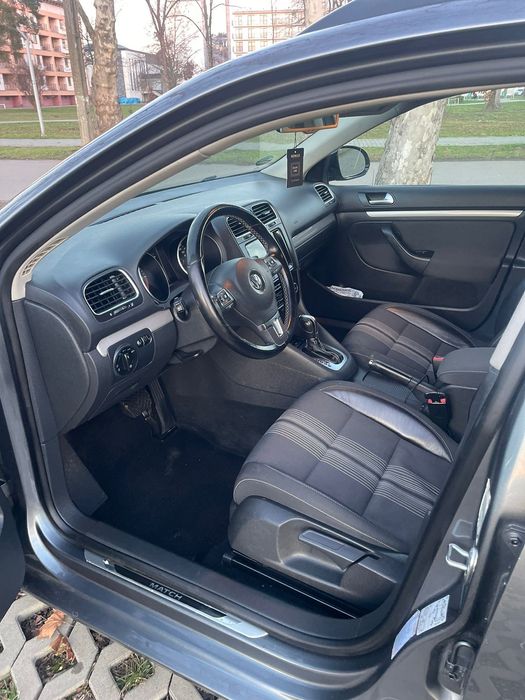 Машина свіжо пригнана з Германії в хорошому стані. З 2.0 дизильним двигуном і коробкою автомат . Більш  детальна інформація за телефоном. +38***********43