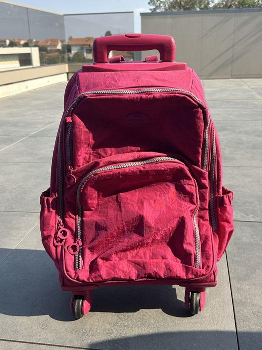 Mochila com rodinhas marca UP4YOU