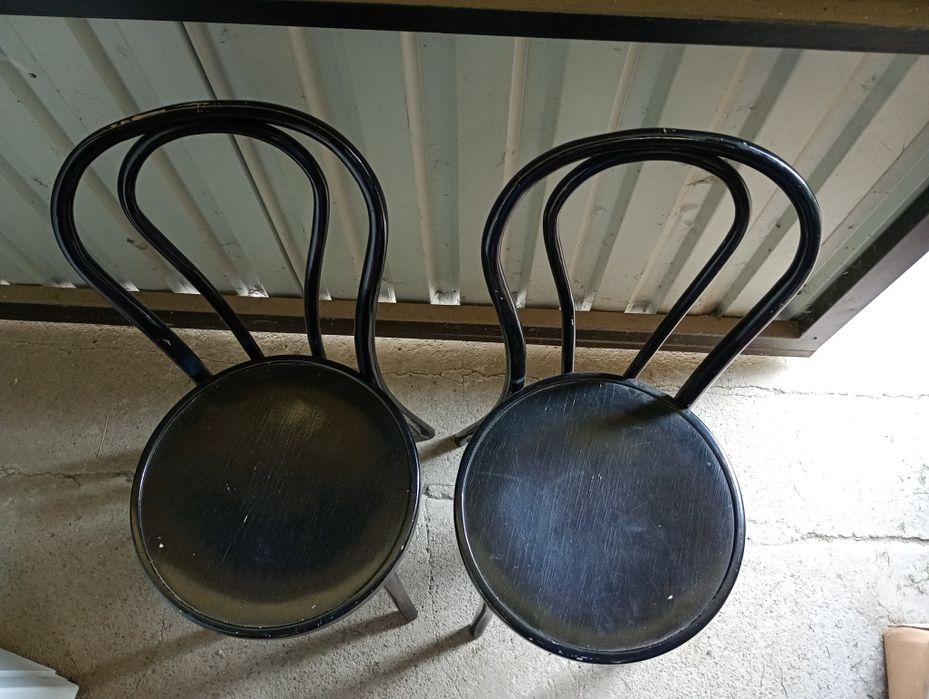 Krzesła drewniane gięte