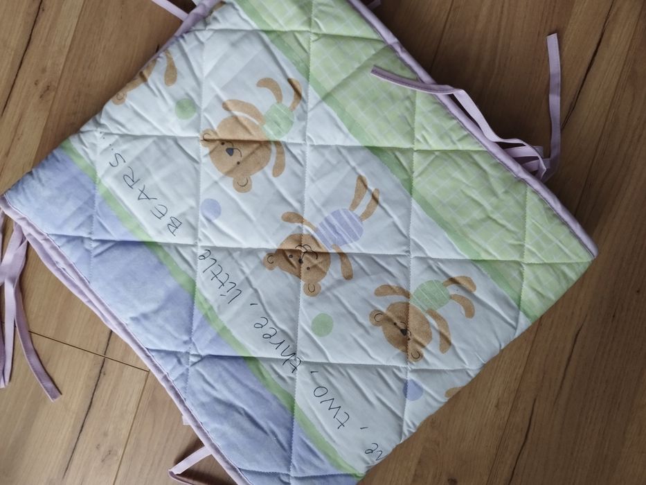 Ochraniacz do łóżeczka + mata