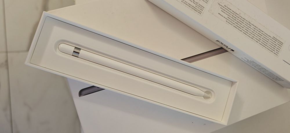 Tablet Apple iPad 9 Gen. 64GB Srebrny + Apple pencil