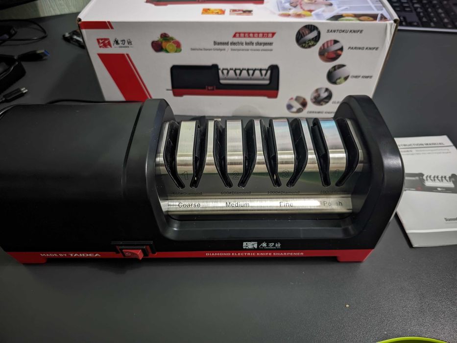 Електрична точилка Taidea TG2102