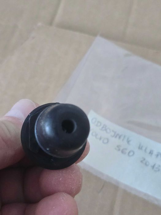 Odbojnik tylnej klapy volvo S40 S60 V70III XC70II V50 2004 - 16