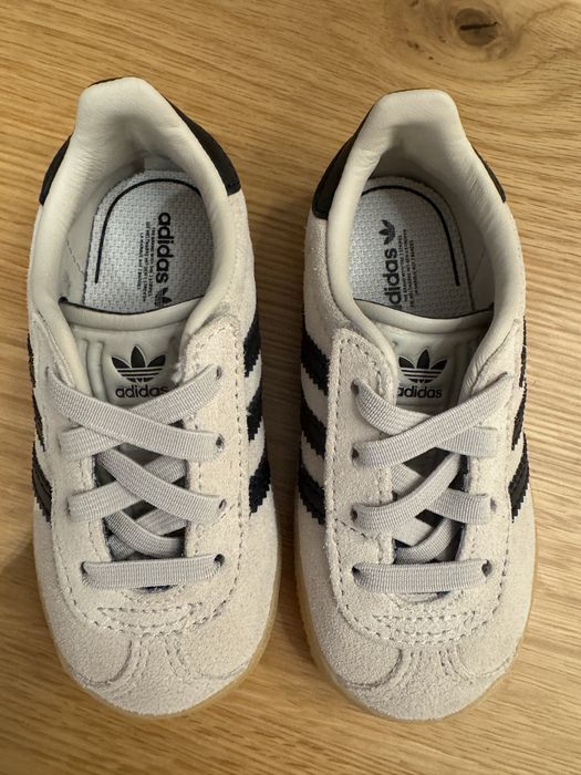 Дитячі Adidas, 22 розмір