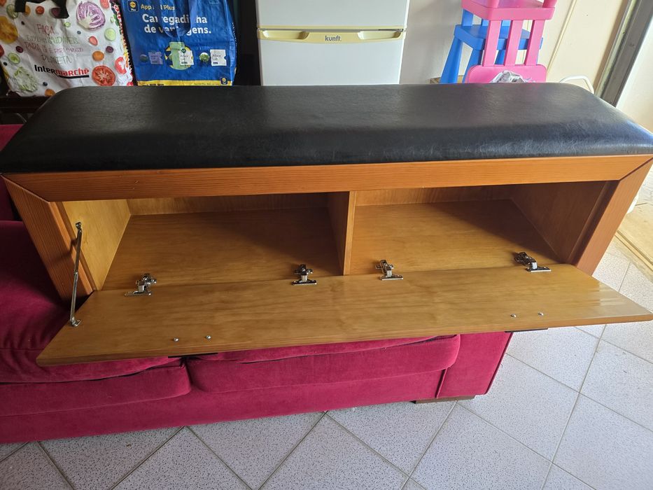 Sapateira em madeira maciça