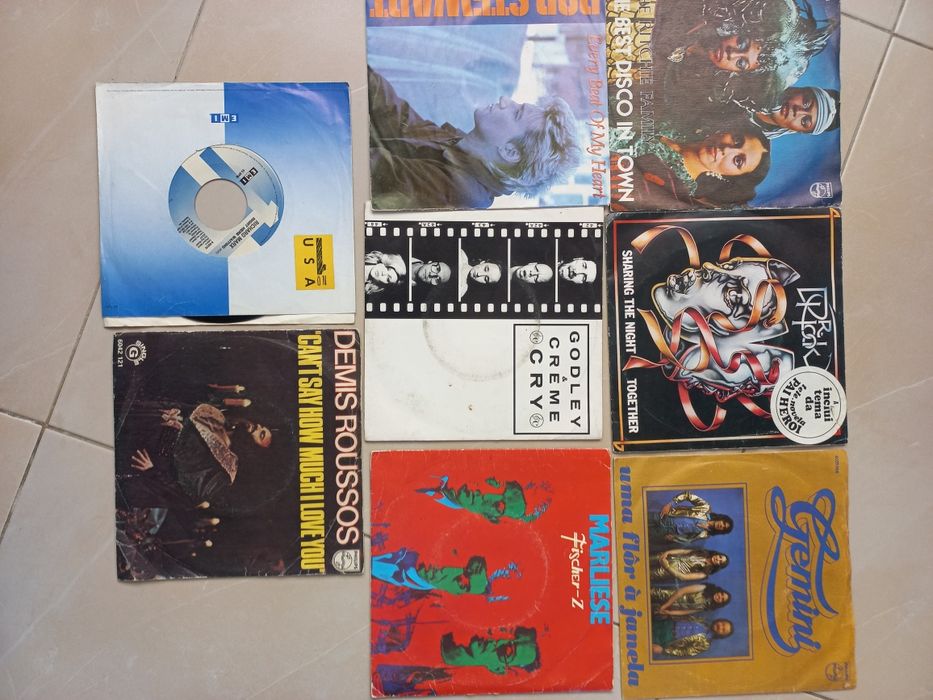 Lote 15 singles em bom estado