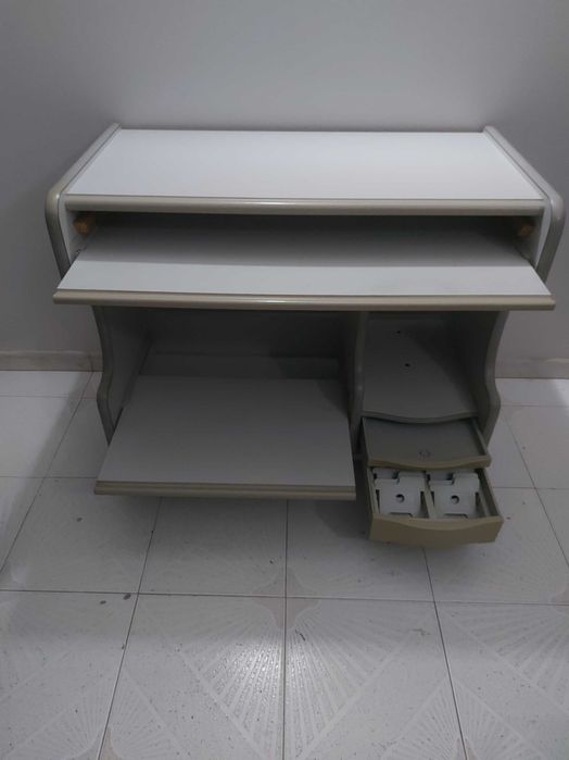 Secretária Computador