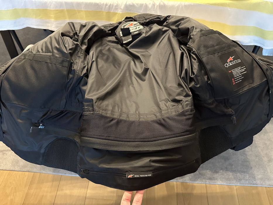 Casaco Mota - Tamanho M - MUITO POUCO USADO