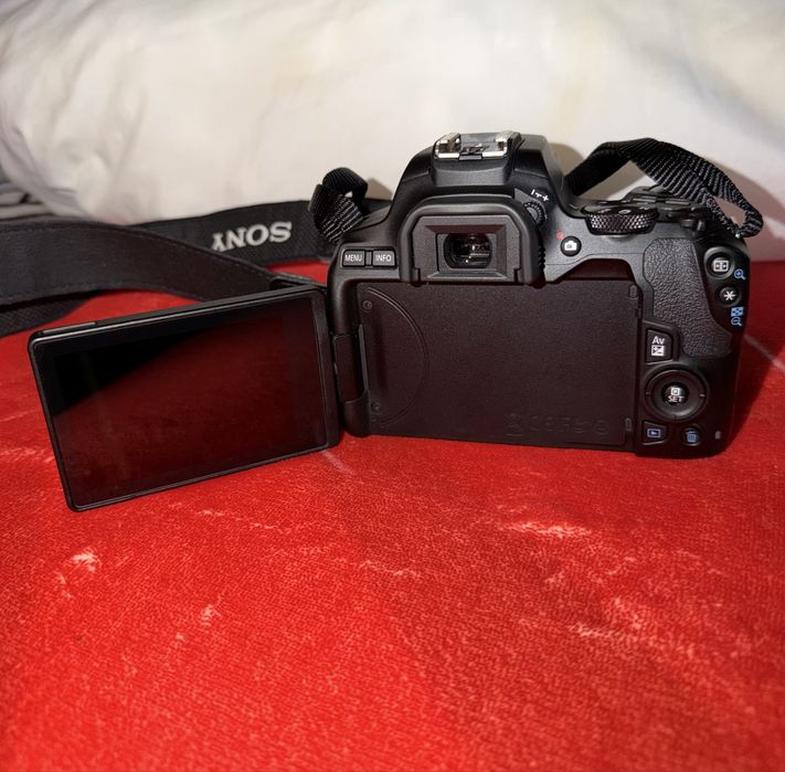 Camara  canon EOS 250D