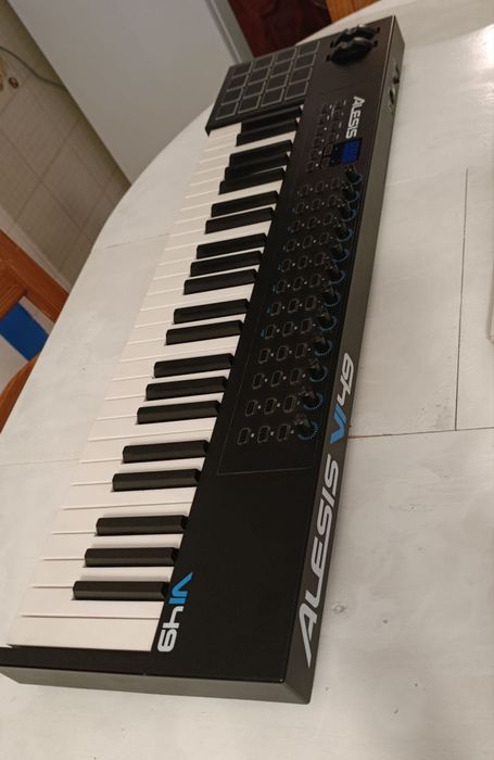 teclado midi VI49