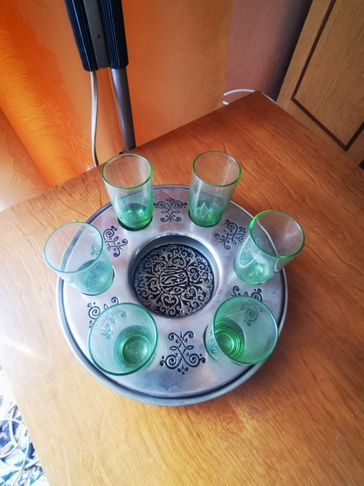Zestaw kieliszków z podstawką PRL. Made in ZSRR.
