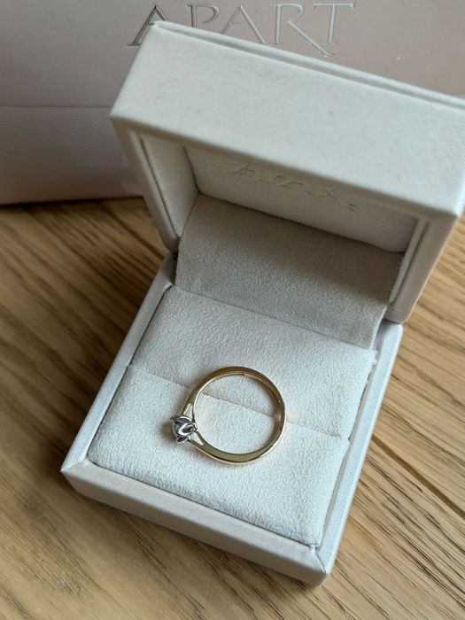 Pierścionek APART