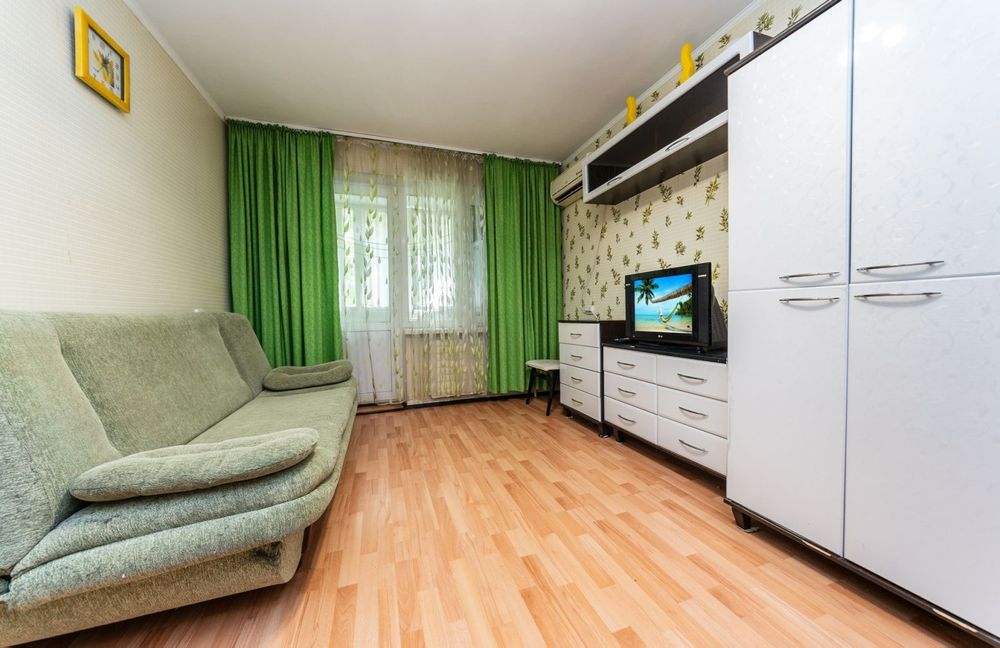 2к. Посуточно своя, метро Левобережная, МВЦ