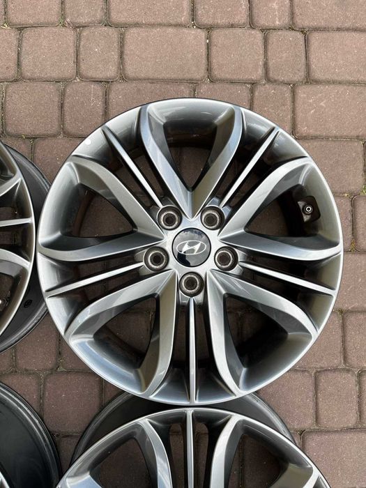Oryginalne alufelgi Hyundai 5x114,3 17 cali CZUJNIKI Tucson IX35 Antracyt