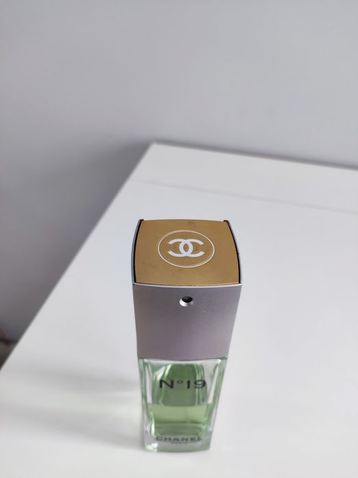 Chanel N°19 woda toaletowa