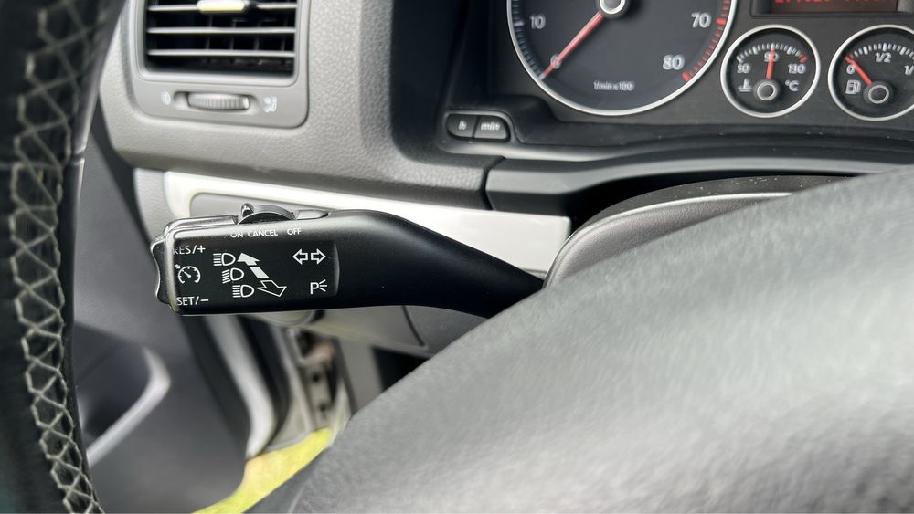 Volkswagen Golf 5 1.6 MPI