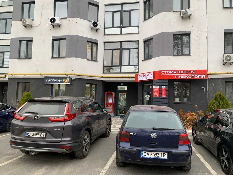 Продаж фасадного комерційного приміщення з ремонтом в ЖК Авіатор