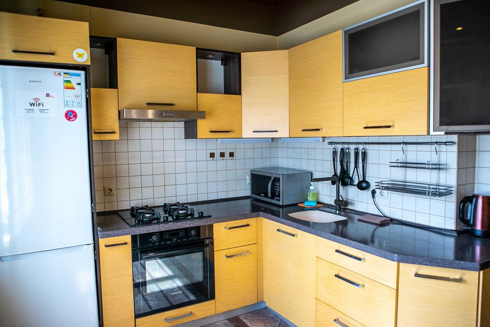 Сдам посуточно квартиру на Победе возле больницы ( понедельно)