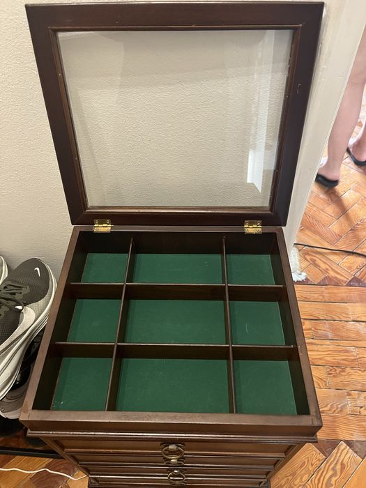 Mesa  suporte guarda jóias