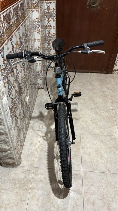 Shadow Roda 24'' 8-10 Anos Azul e Preta Berg