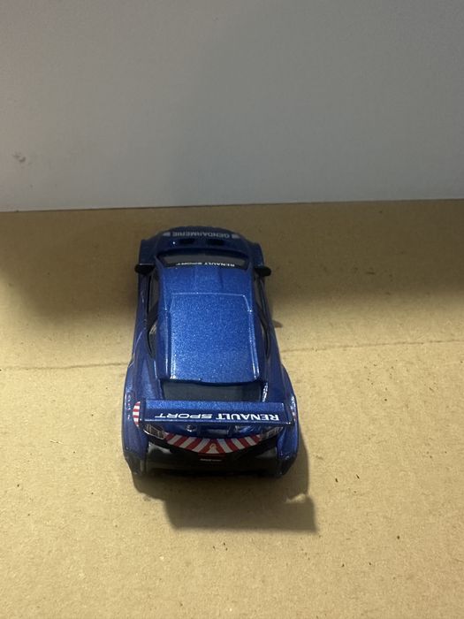 Renault Megane burago 1:43