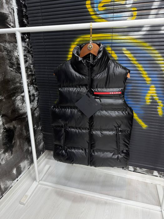 Жилетка Прада новая мужская оригинальная prada черная матовая глянец демисезон все размеры