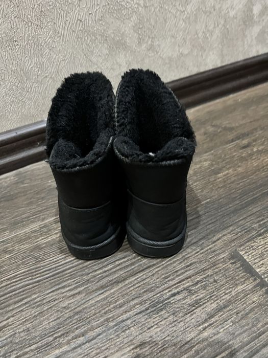 Угги для мальчика 31 р.
