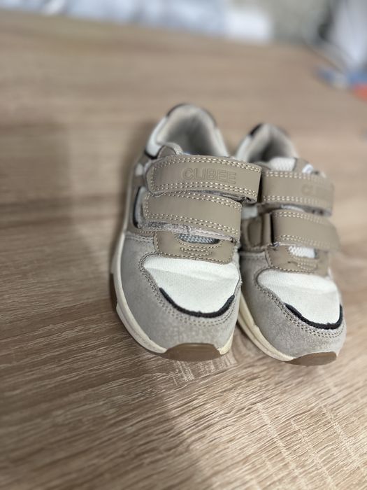 Продам дитячі кросівки фірми Clibee