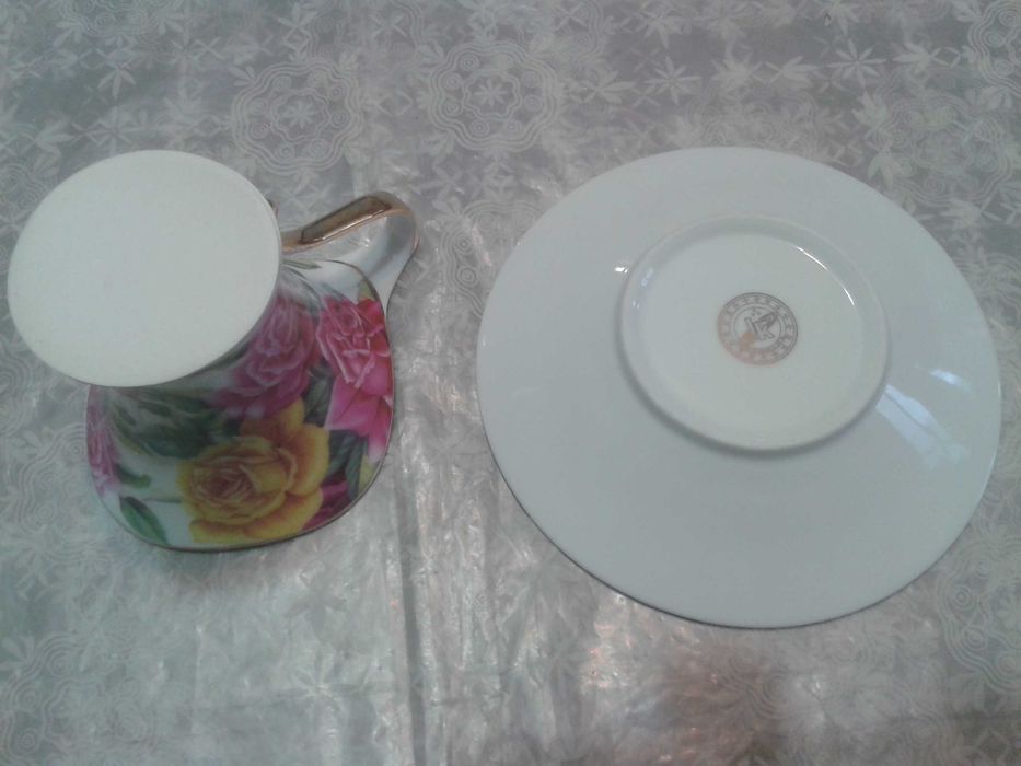 Все для чая .Сахарница , чашка.