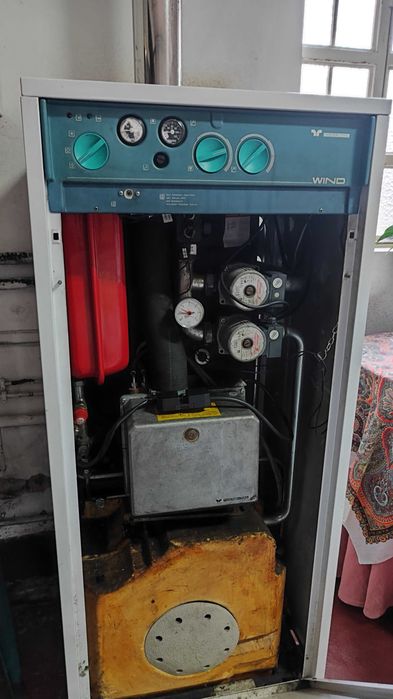 Caldeira a gasóleo para aquecimento com depósito de 1000 litros