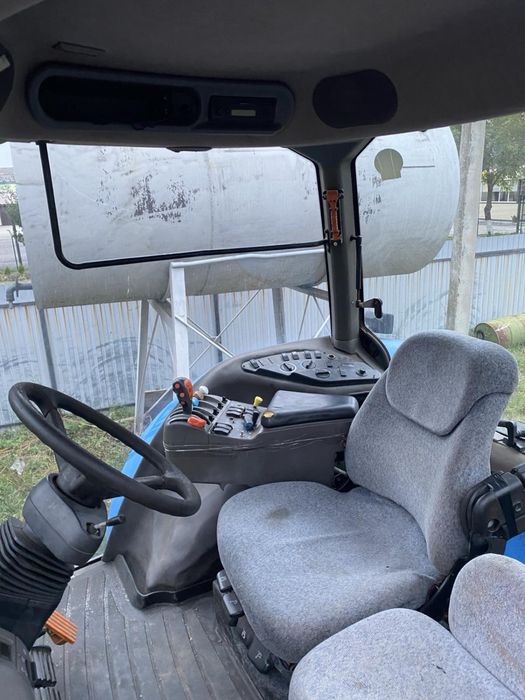 Трактор NewHolland 300 кіньських сил