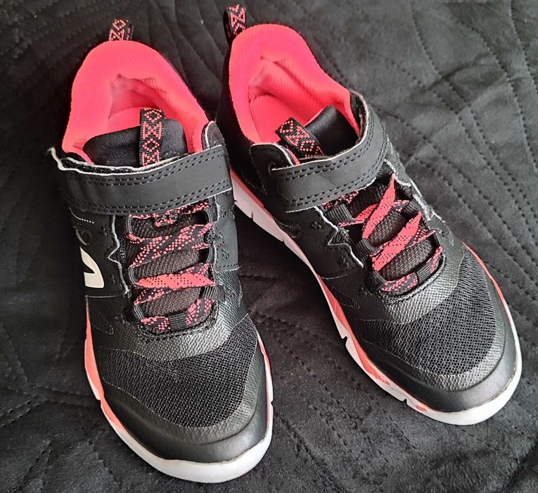 Śliczne buty sportowe adidasy Newfeel r.33