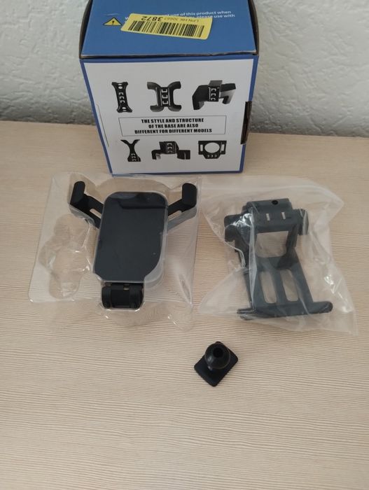 Uchwyt samochodowy na telefon