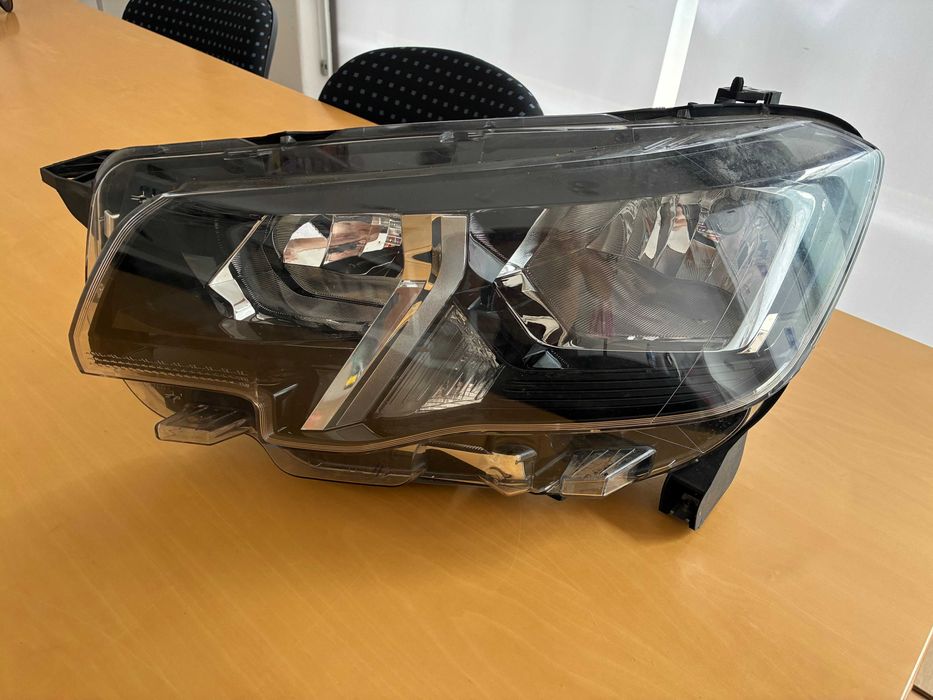 Optica esquerda PEUGEOT Partner 1.5 BlueHDi 100 9816826980
