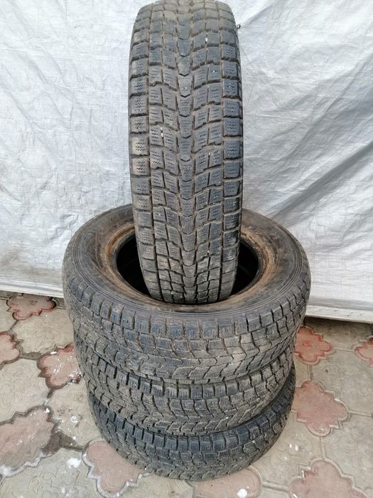 Шини зимні Dunlop GrandTrek SJ6 215/65 R16 98Q Japan  grandtrek 7mm