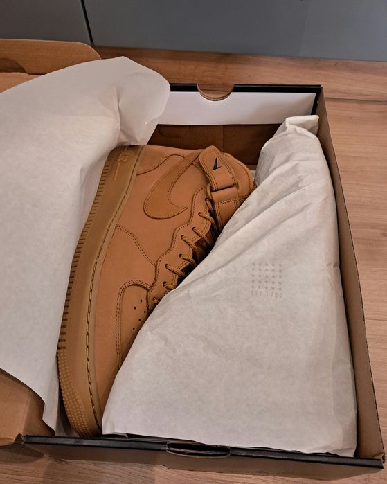 Air Force 1 MID 07 PRM QS. Rozmiar 48,5. Wkładka 32cm.