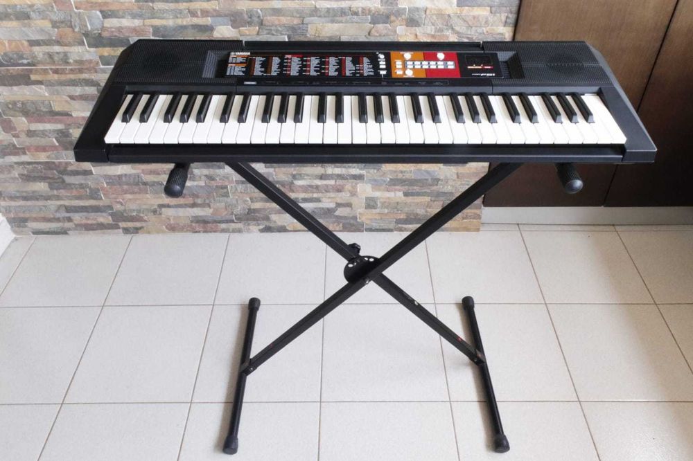 Teclado elétrico Yamaha